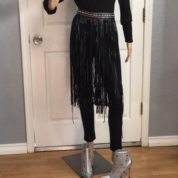 🔥🔥TAKE 50% OFF LIST PRICE 🔥🔥.UNKNOWN DESIGNER. OVERSKIRT - Picture 2 of 12